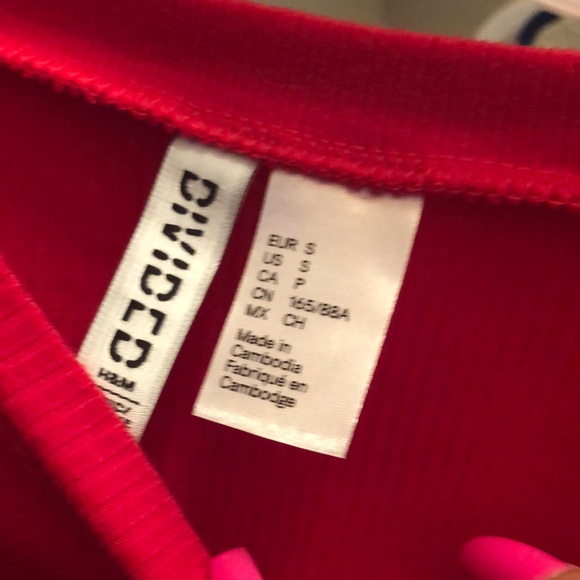 Red shirt - Picture 3 of 3